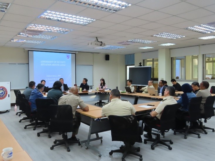 1131210-Japanese Scholars visited the GIIS-5